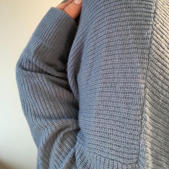 Vince Blue 100% Cashmere Sweater - Picture 4 of 6